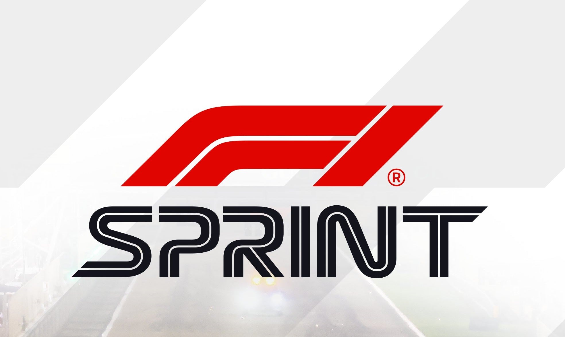 What is a sprint race and how are the points calculated?