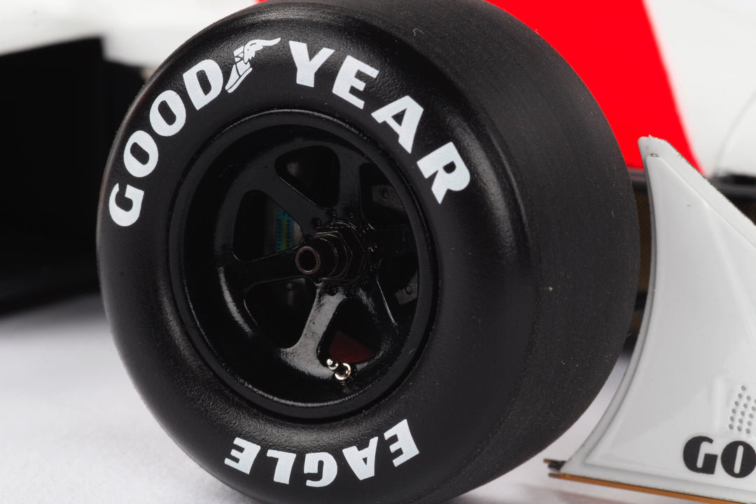 Ayrton Senna - Ayrton Senna MP4/4 McLaren 1:18 Amalgam Car Model - Car Model - Fueler™ 