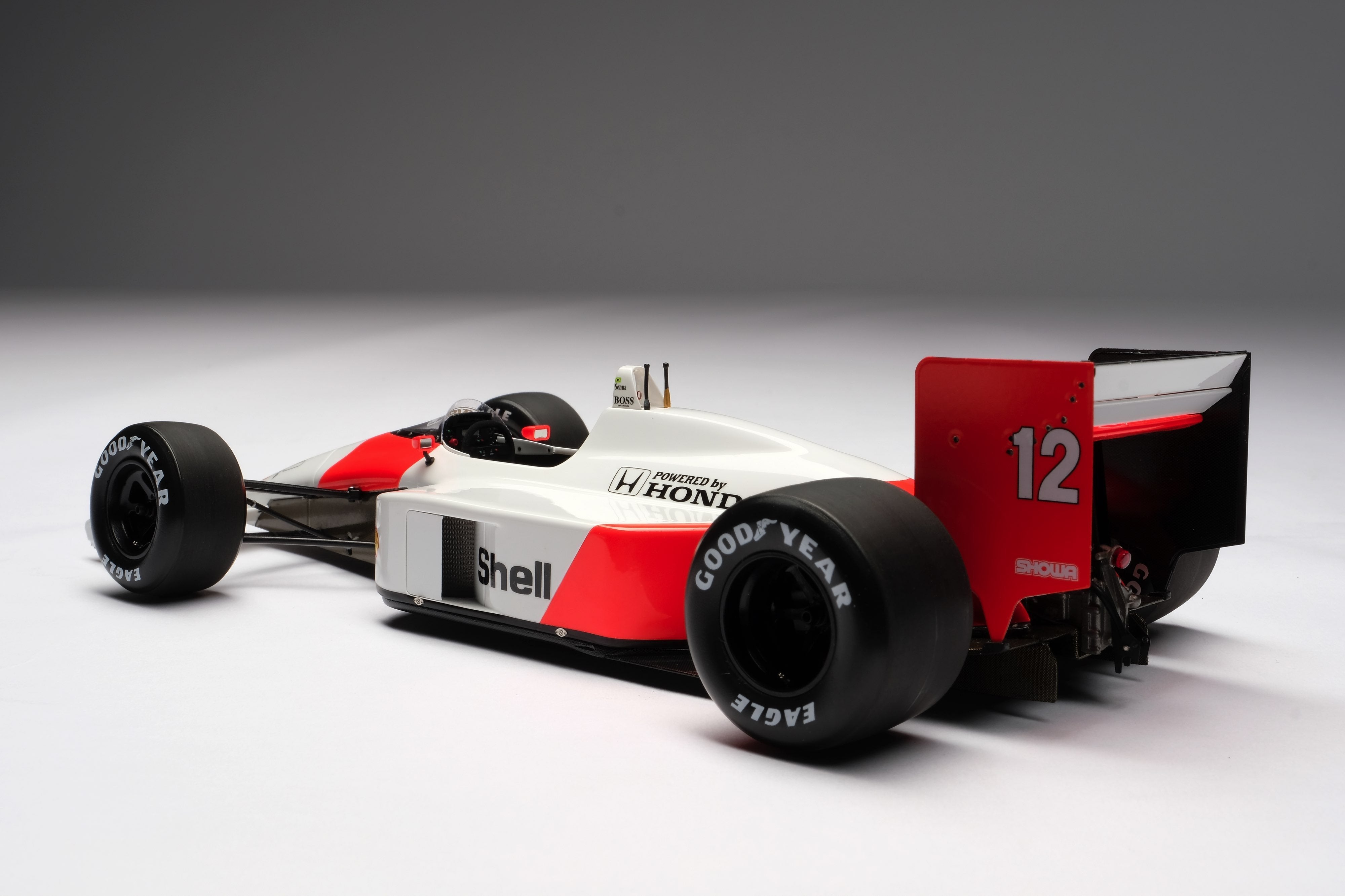 Ayrton Senna - Ayrton Senna MP4/4 McLaren 1:18 Amalgam Car Model - Car Model - Fueler™ 