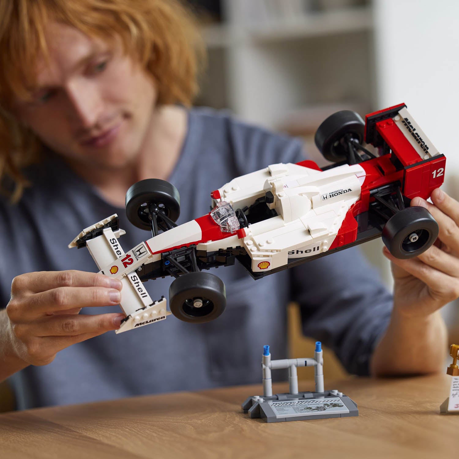 Ayrton Senna - McLaren F1 Ayrton Senna MP4 1:14 Lego Icons Car Model - Car Model - Fueler™ 