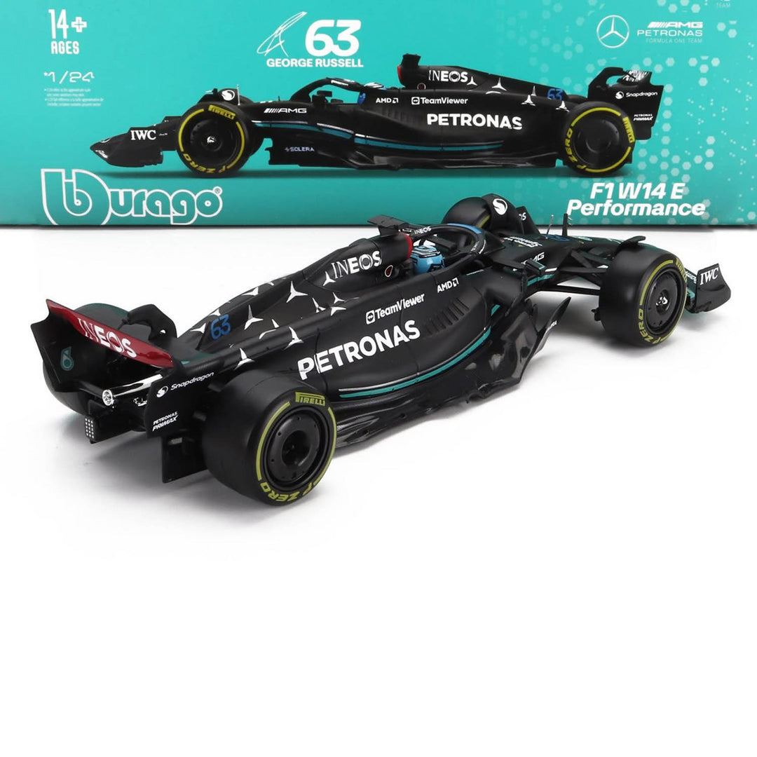 BURAGO MERCEDES GP 1/24 F1 W14 TEAM MERCEDES-AMG PETRONAS FORMULA ONE N SEASON 2023 GEORGE RUSSELL - WITH PILOT AND SHOWCASE