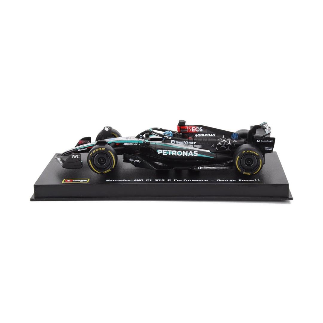 BURAGO MERCEDES GP 1/24 F1 W14 TEAM MERCEDES-AMG PETRONAS FORMULA ONE N SEASON 2023 GEORGE RUSSELL - WITH PILOT AND SHOWCASE
