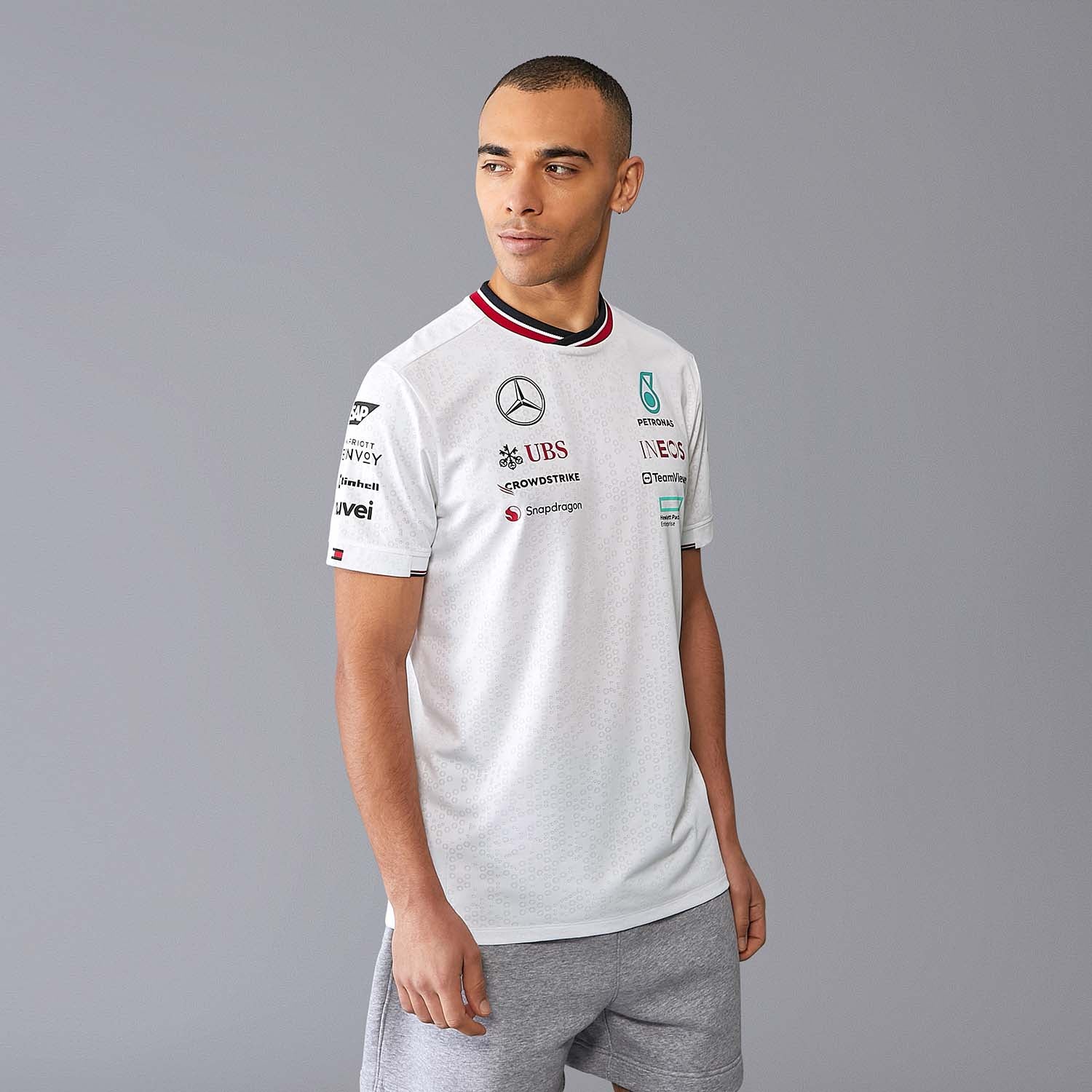 Branded London-AMG Petronas Motorsports store Team Driver T-shirt XL Mercedes’ Benz