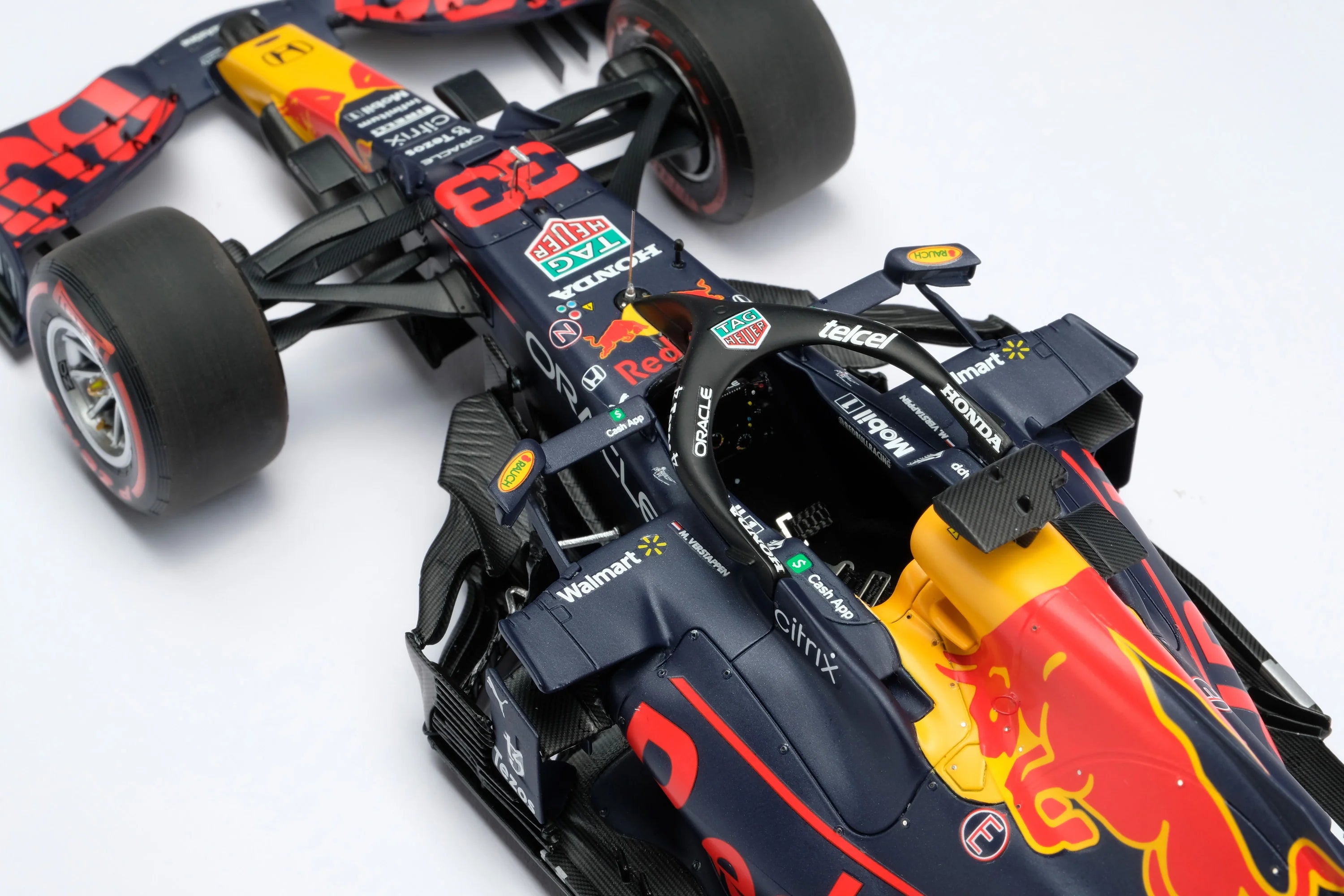 #1 Verstappen RB16B 2021 Abu Dhabi GP Winner 1:18 Amalgam Car Model - Red Bull Racing - Fueler™ - M6211-SC1 - fueler.store - Car Model