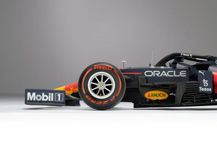 #1 Verstappen RB16B 2021 Abu Dhabi GP Winner 1:18 Amalgam Car Model - Red Bull Racing - Fueler™ - M6211-SC1 - fueler.store - Collectibles