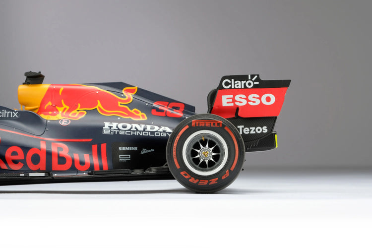 #1 Verstappen RB16B 2021 Abu Dhabi GP Winner 1:18 Amalgam Car Model - Red Bull Racing - Fueler™ - M6211-SC1 - fueler.store - Car Model