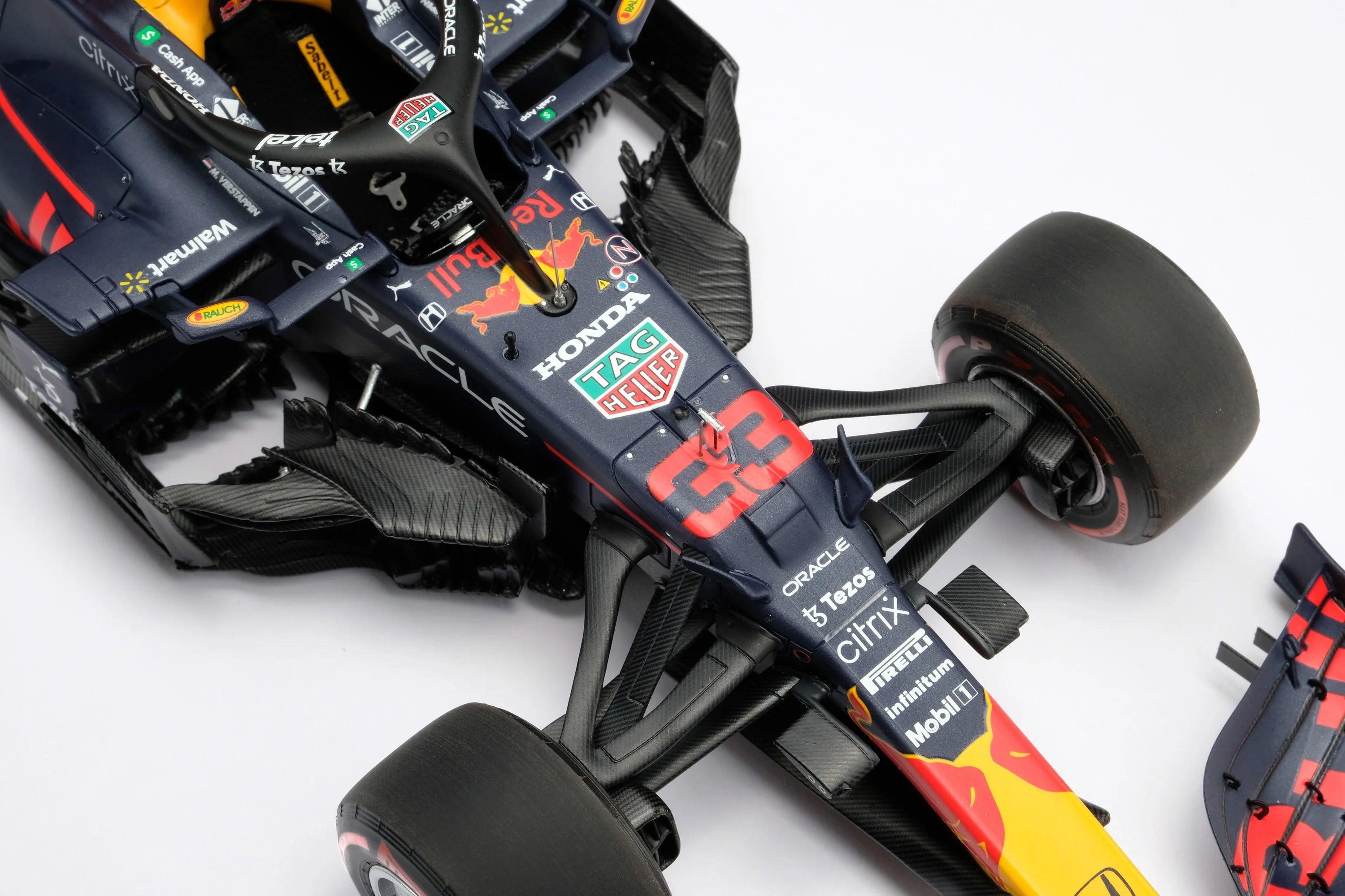 #1 Verstappen RB16B 2021 Abu Dhabi GP Winner 1:18 Amalgam Car Model - Red Bull Racing - Fueler™ - M6211-SC1 - fueler.store - Car Model