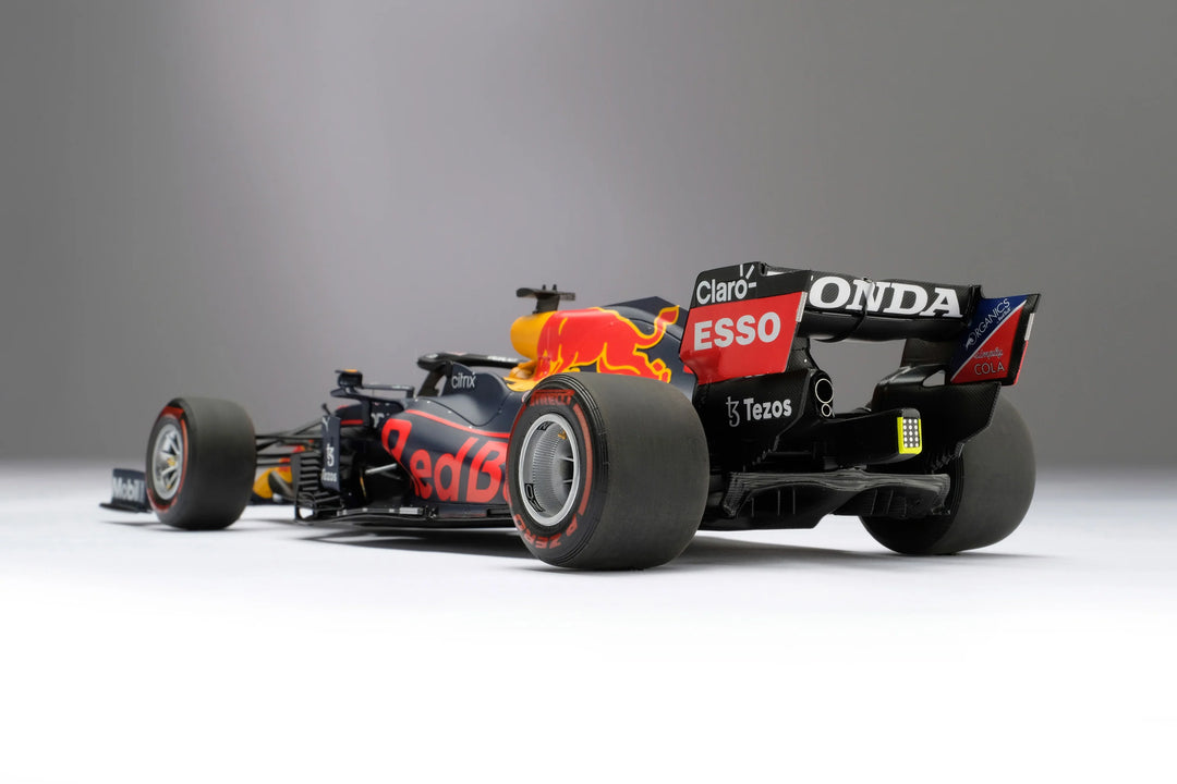 #1 Verstappen RB16B 2021 Abu Dhabi GP Winner 1:18 Amalgam Car Model - Red Bull Racing - Fueler™ - M6211-SC1 - fueler.store - Collectibles