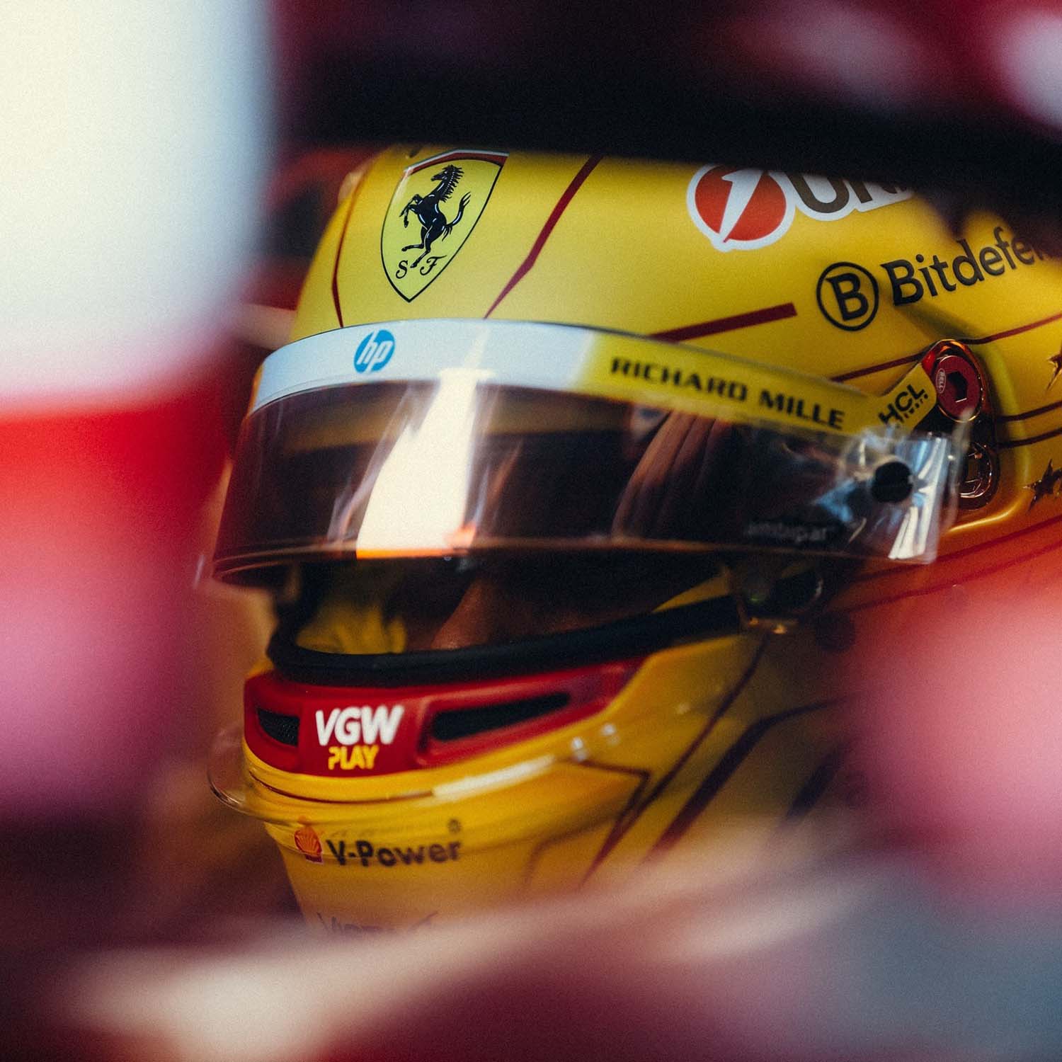 #44 Hamilton 2025 Season 1:5 Mini Helmet - Scuderia Ferrari - Fueler™ - LSHEL008 - fueler.store - Mini Helmet