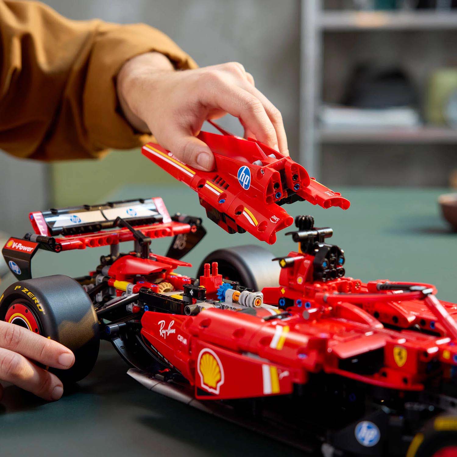 Scuderia Ferrari - Ferrari F1 SF24 1:18 Technic Lego Car Model - Car Model - Fueler™ 