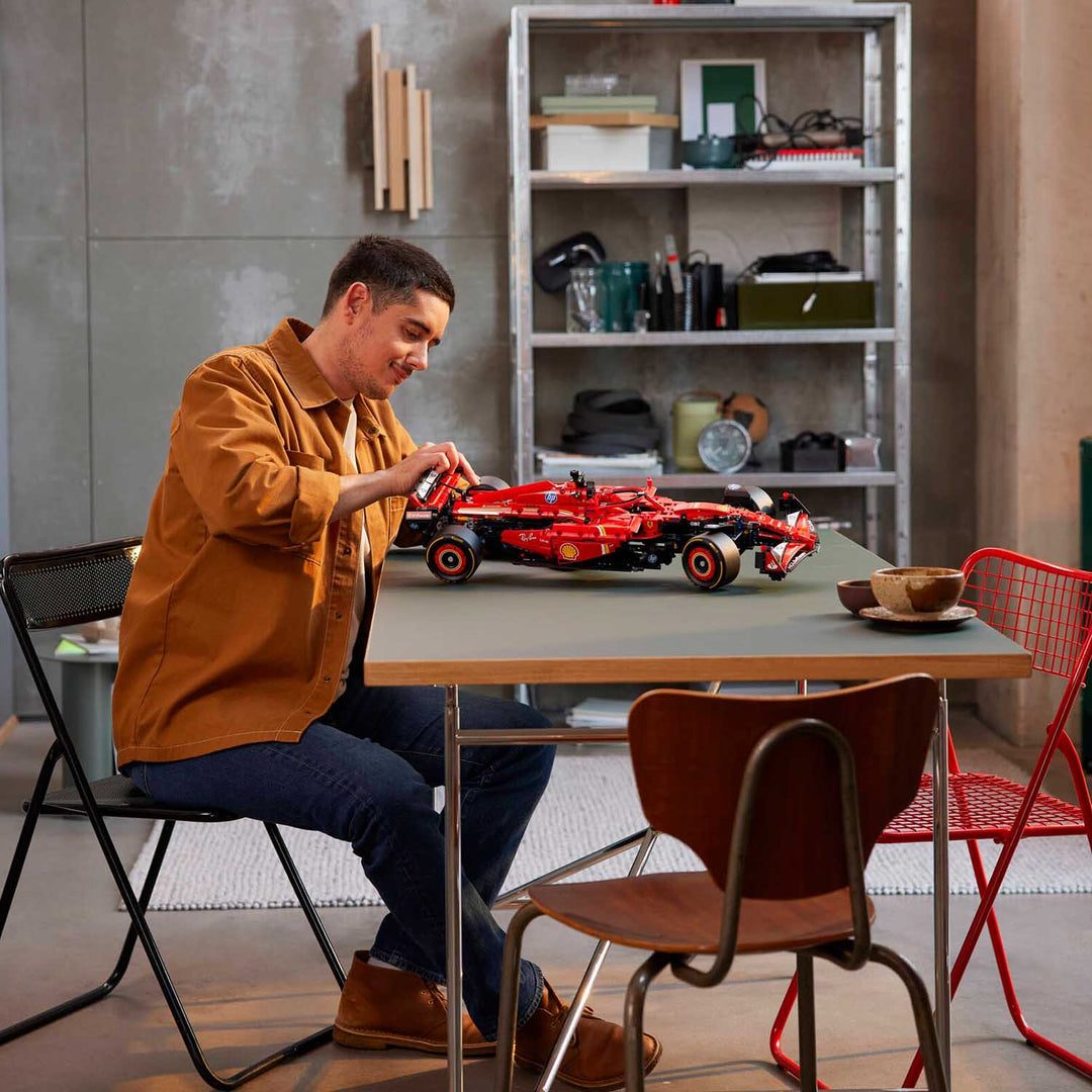 Scuderia Ferrari - Ferrari F1 SF24 1:18 Technic Lego Car Model - Car Model - Fueler™ 