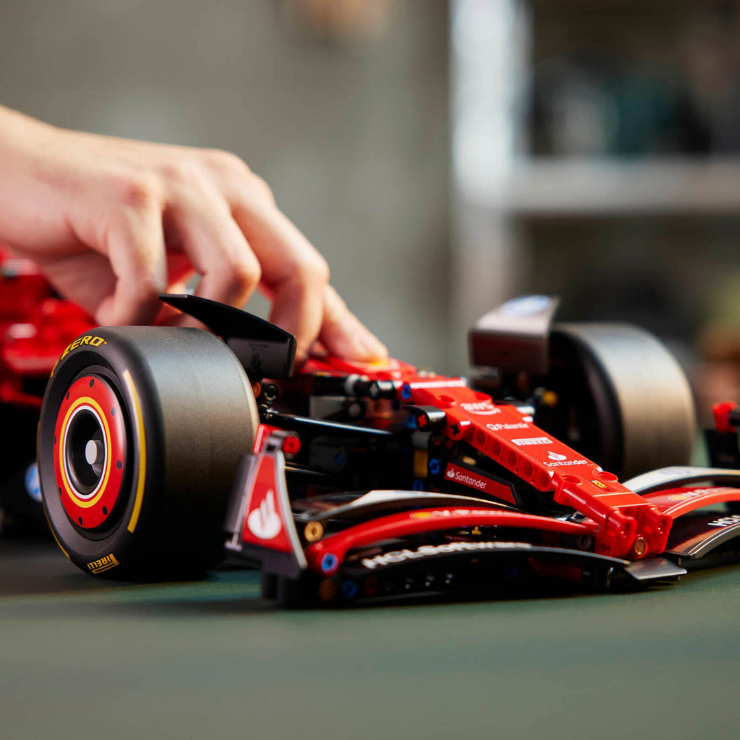 Scuderia Ferrari - Ferrari F1 SF24 1:18 Technic Lego Car Model - Car Model - Fueler™ 