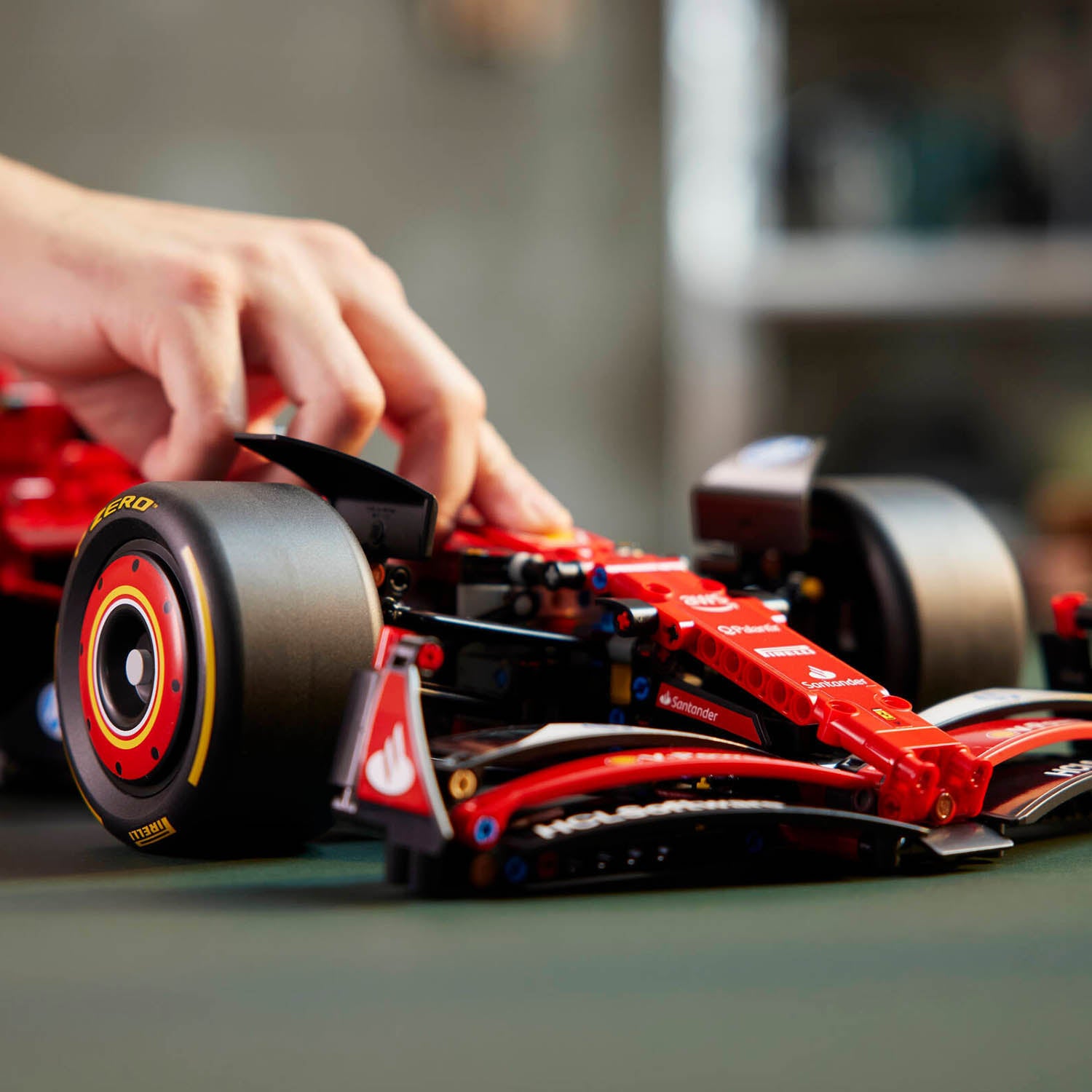 Scuderia Ferrari - Ferrari F1 SF24 1:18 Technic Lego Car Model - Car Model - Fueler™ 