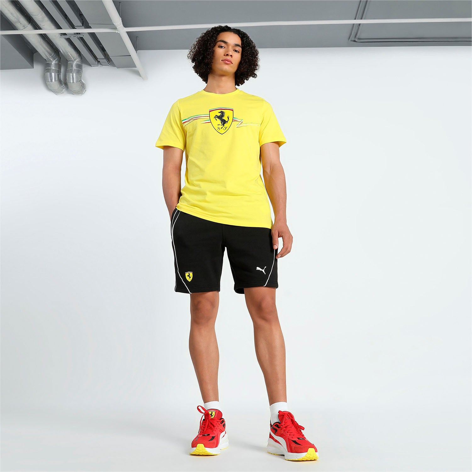 Race Large Shield T-Shirt - Scuderia Ferrari - Fueler™ - 627055-03-S - fueler.store - T-Shirt