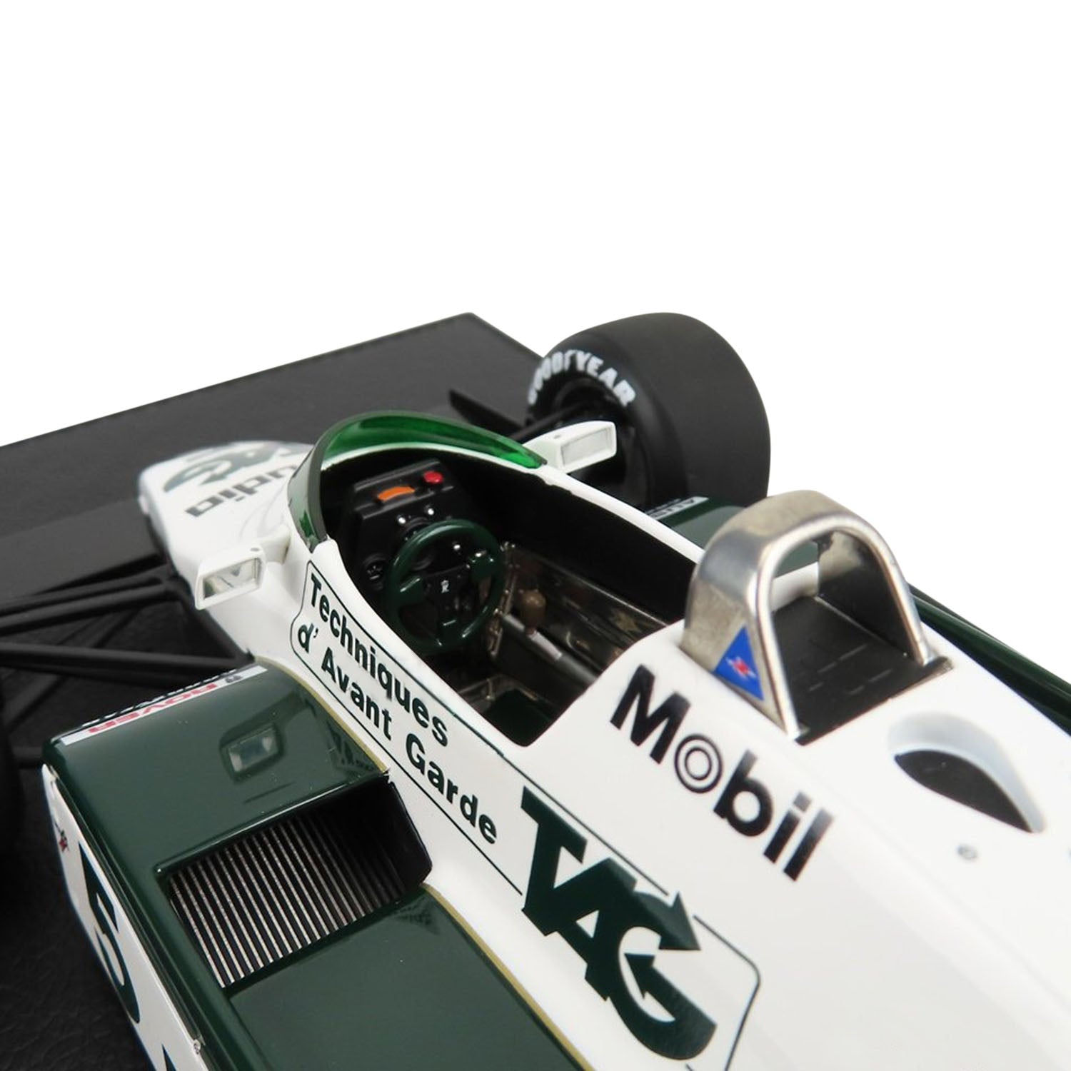 #5 Daly FW08 Swiss GP 1982 Fly Saudia 1:18 Car Model - Williams Racing - Fueler™ - GP121A - fueler.store - Car Model